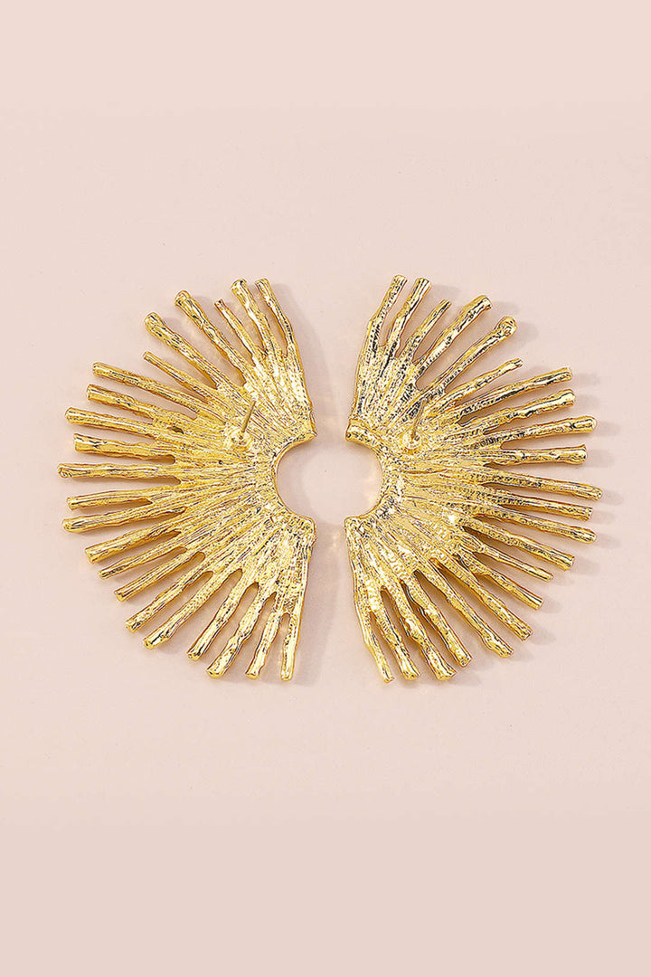 Μεταλλικά σκουλαρίκια με κυματιστές άκρες