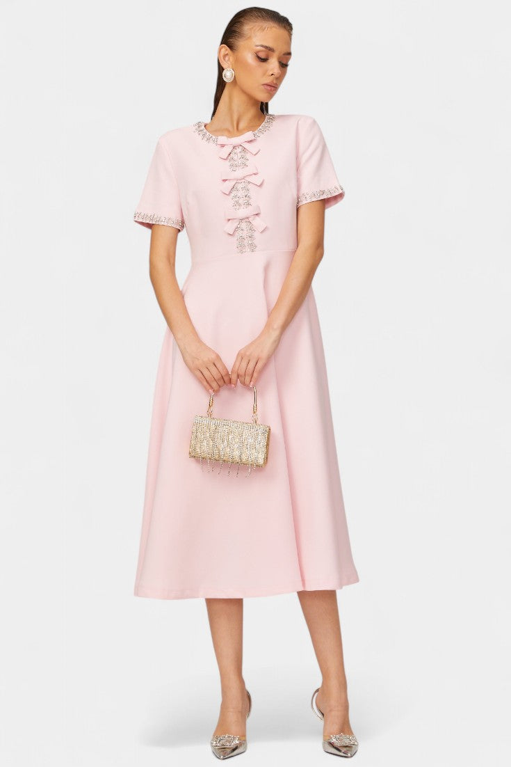 Linda Vestido Midi Acampanado | Lazo de Cristal | Detalles Elegantes