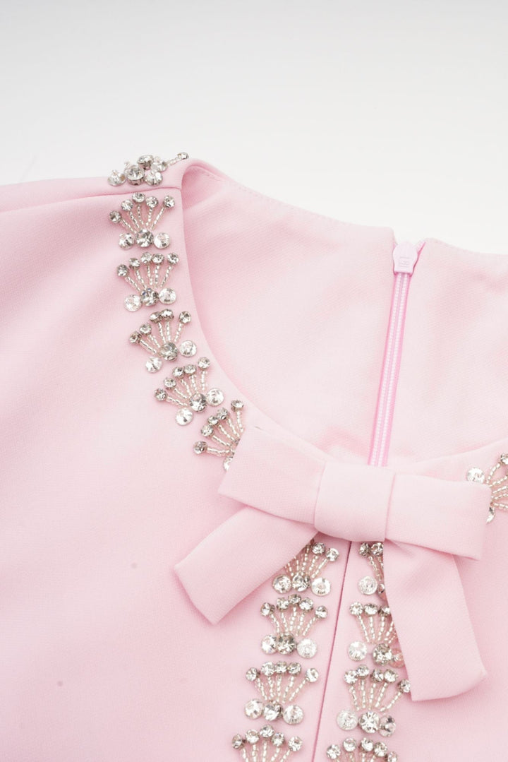 Linda Vestido Midi Acampanado | Lazo de Cristal | Detalles Elegantes